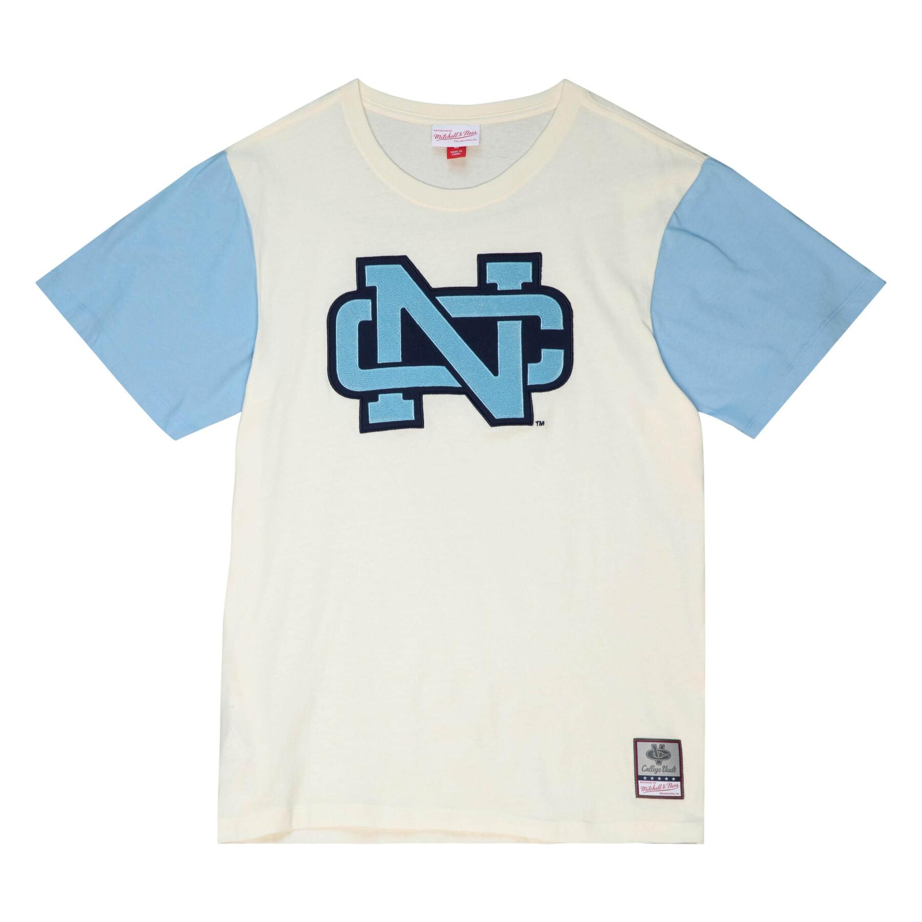 Camiseta North Carolina Tarheels NCAA Color Blocked