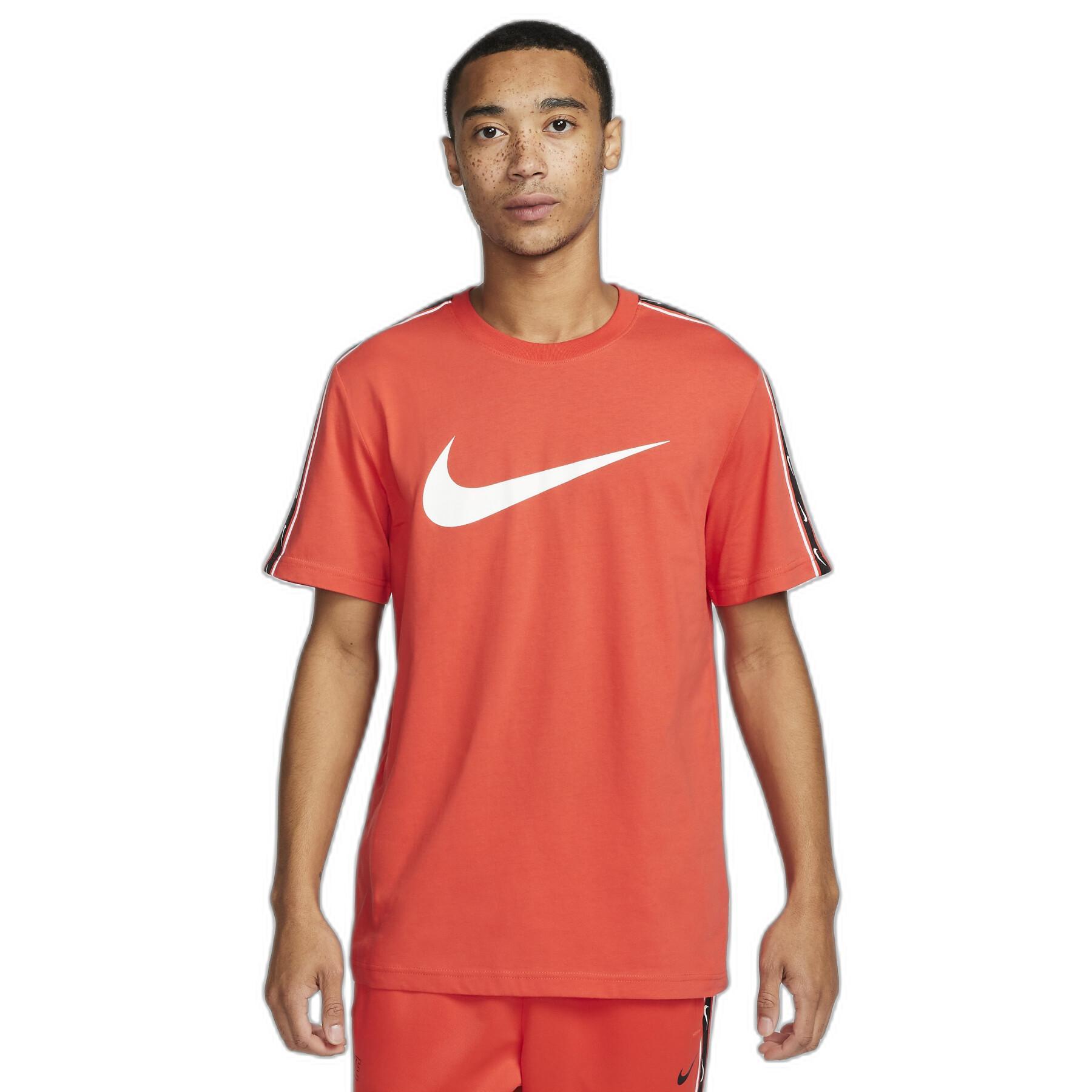 Camiseta Nike Repeat