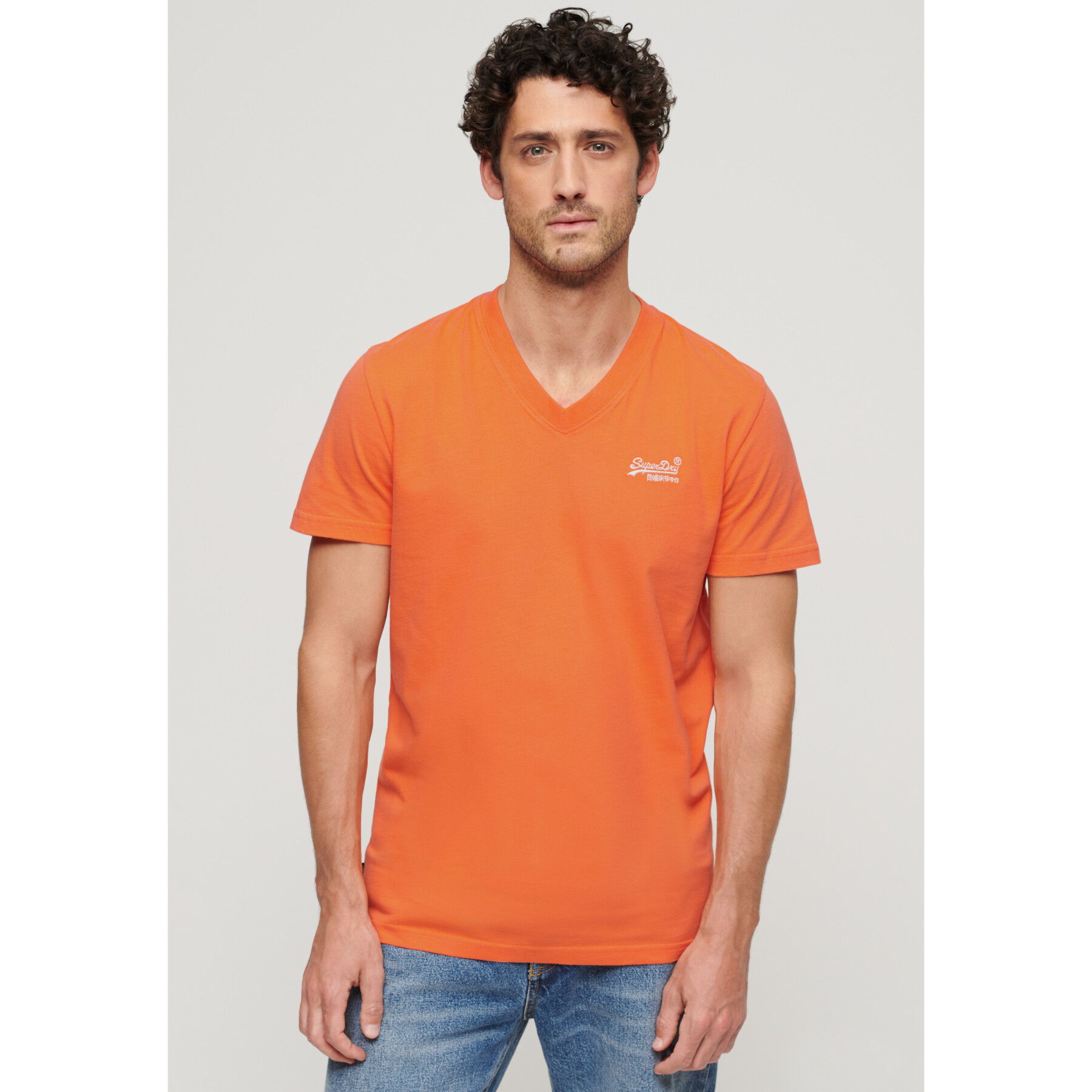 Camiseta de algodón orgánico con cuello de pico y logotipo Superdry Essential