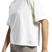 Camiseta de mujer de corte recto y tinte natural Reebok Classics